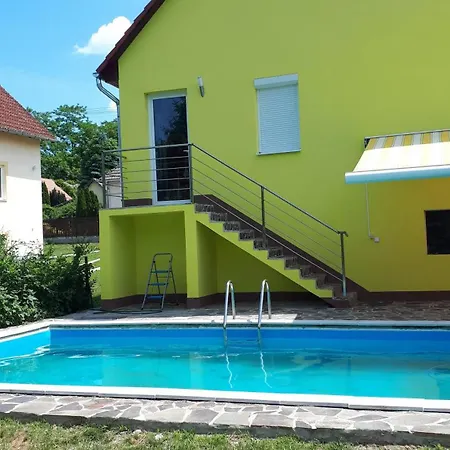 Gemuetliches Ferienhaus Mit Pool Holiday home Szolosgyorok