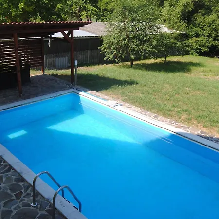 Gemuetliches Ferienhaus Mit Pool *
