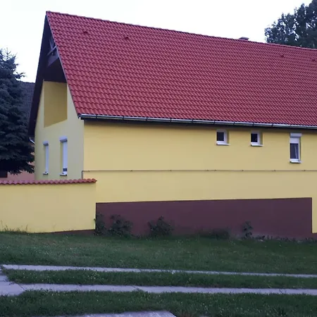 Gemuetliches Ferienhaus Mit Pool