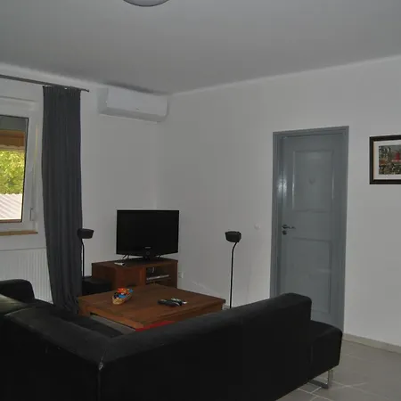 Gemuetliches Ferienhaus Mit Pool Szolosgyorok